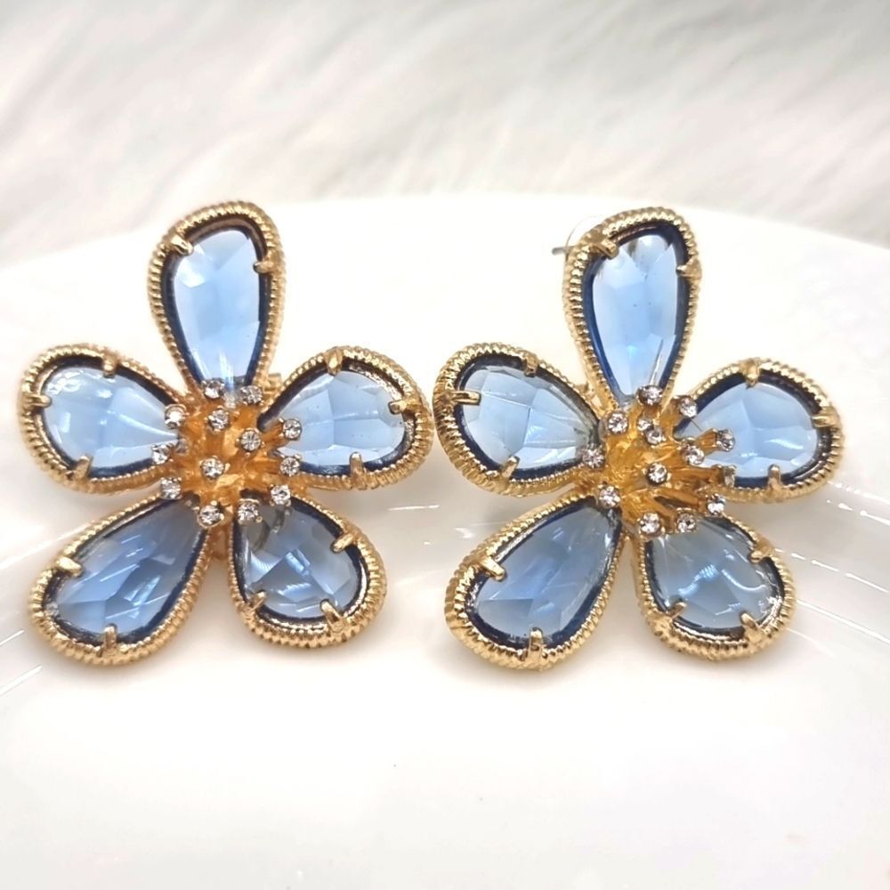 New! CRYSTAL & GLASS COLUMBINE FLOWER earrings | NWOT (1055)